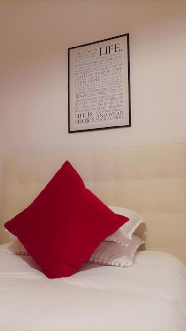Unique & Beautiful Bedroom In Central Of Флоренция Экстерьер фото