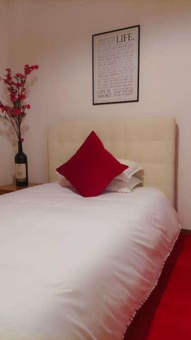 Unique & Beautiful Bedroom In Central Of Флоренция Экстерьер фото